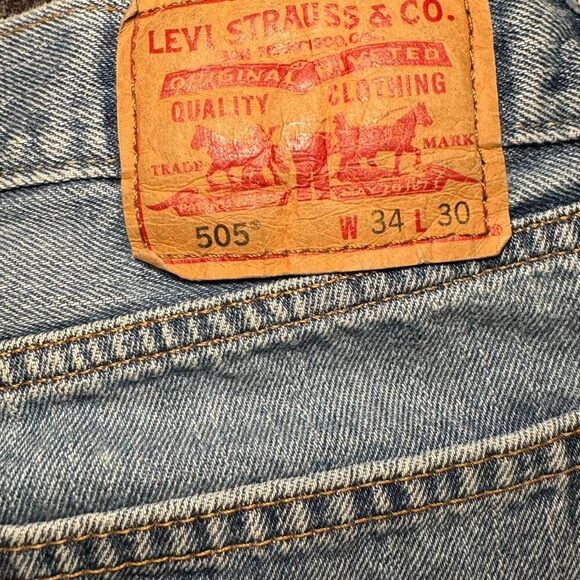 Y2K era Levi's 505 denim jeans medium wash straight Fit jeans 34X30 - Picture 8 of 8